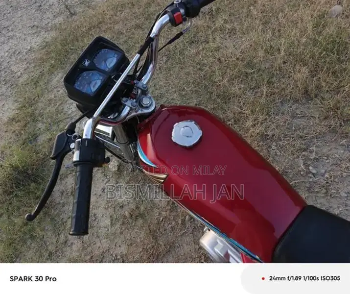 125cc Motorcycle or Scooter Compact Urban Commuter