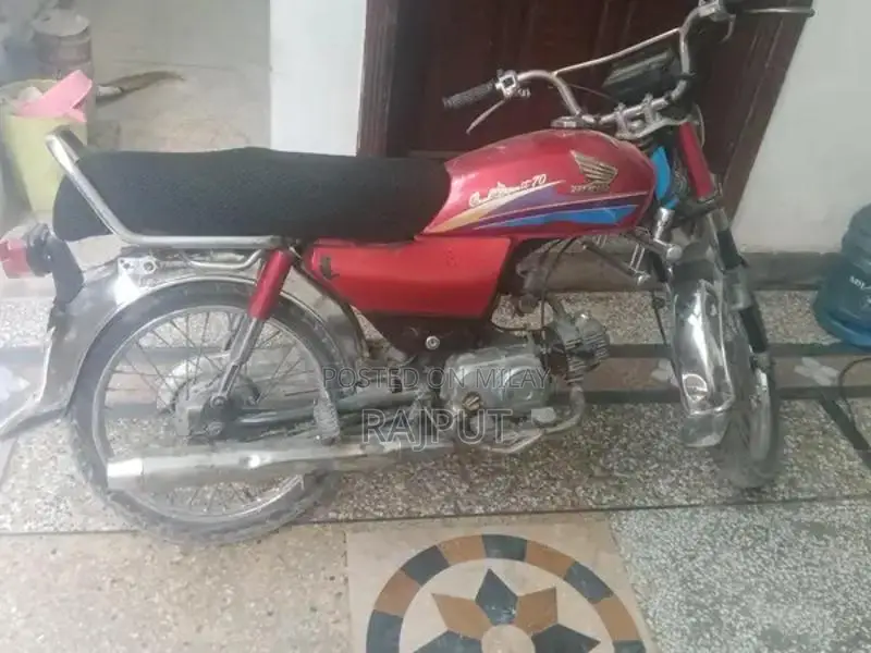 Honda 70cc Motorcycle 2006 Model - Well-Maintained