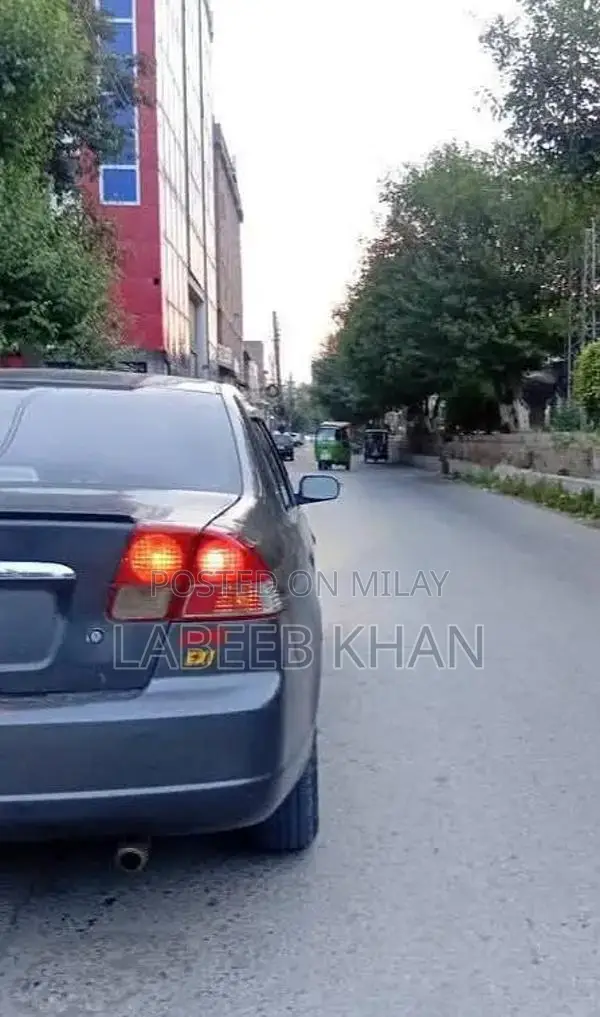 Honda Civic ES Sedan - Well-Maintained Sporty Sedan