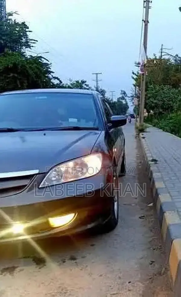 Honda Civic ES Sedan - Well-Maintained Sporty Sedan