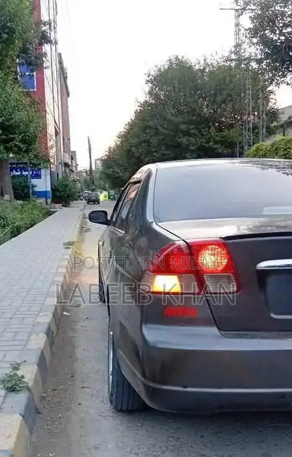 Honda Civic ES Sedan - Well-Maintained Sporty Sedan