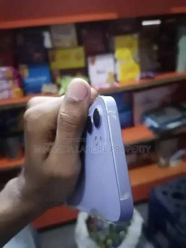 128GB Apple Smartphone with Original Box and High Battery Health