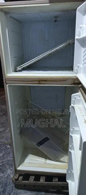 Dawlance Large Capacity Refrigerator with Spacious Freezer