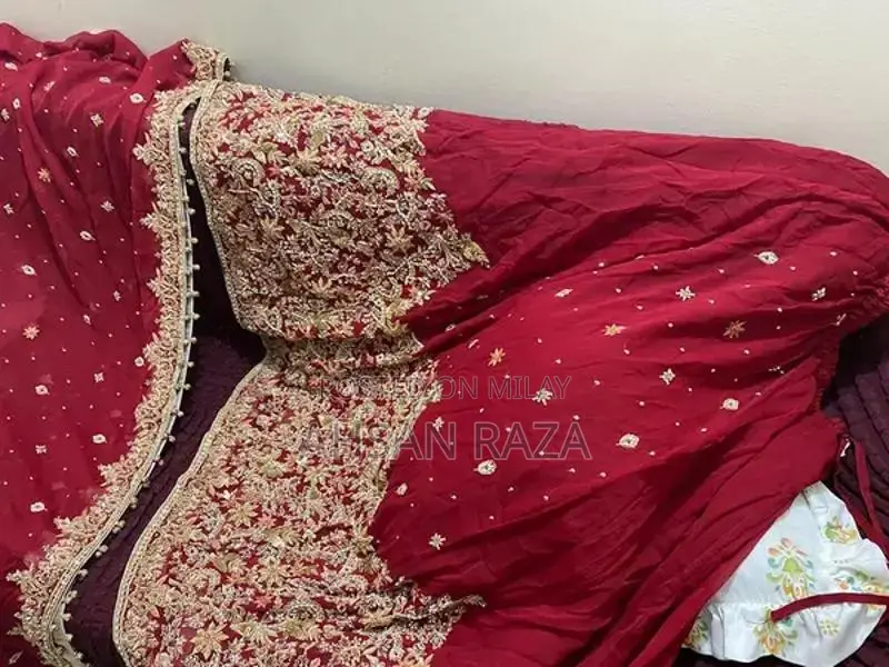 Elegant White Wedding Dress - Medium to Large Size Bridal Gown