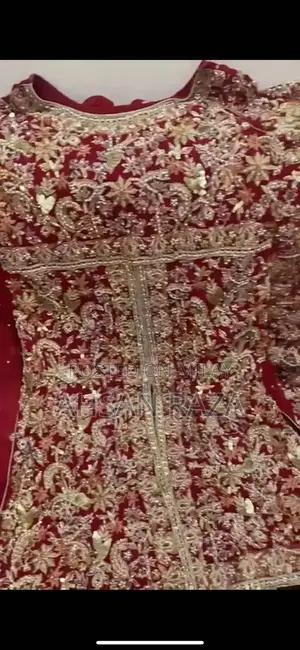 Elegant White Wedding Dress - Medium to Large Size Bridal Gown