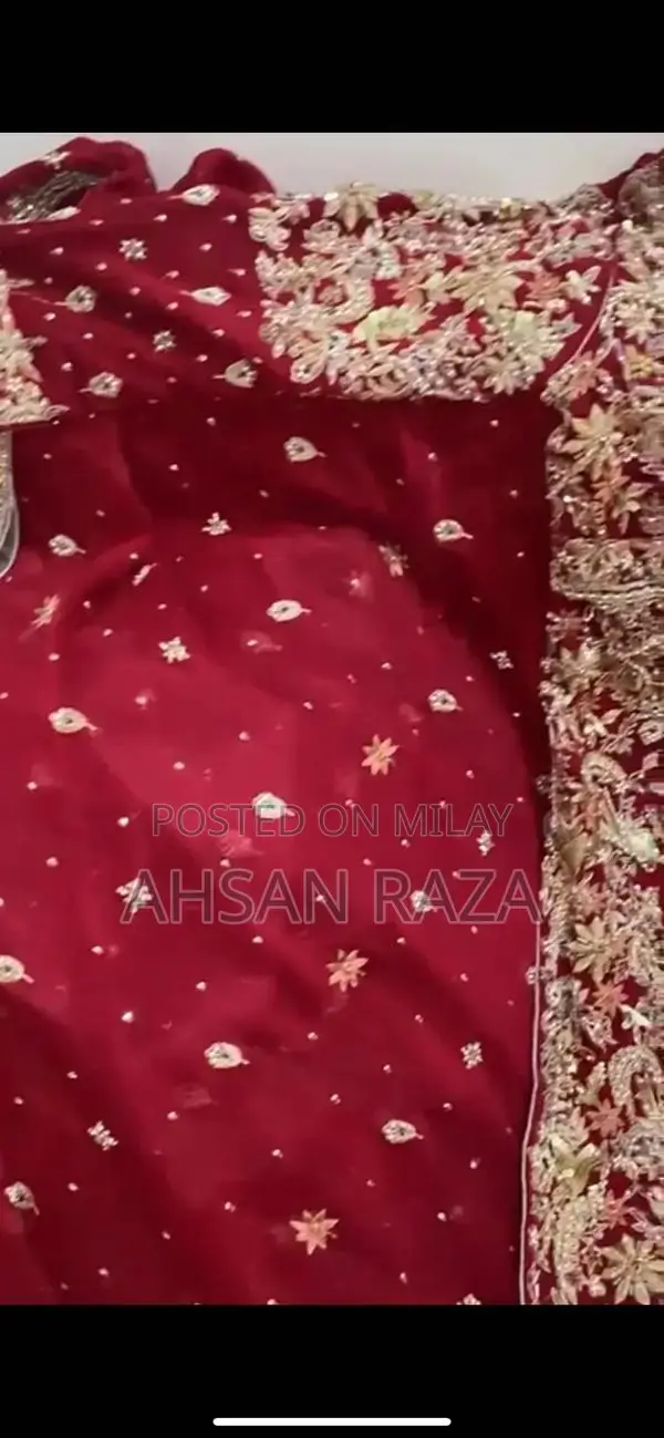 Elegant White Wedding Dress - Medium to Large Size Bridal Gown