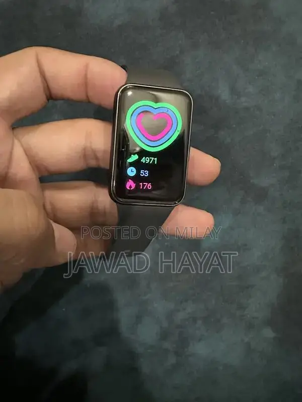 Samsung Fitness Smartwatch with Comprehensive Health Tracking