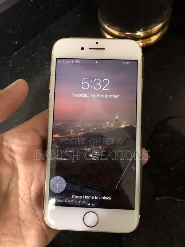 Apple iPhone 7 64GB Smartphone - Excellent Condition