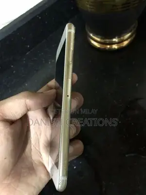 Apple iPhone 7 64GB Smartphone - Excellent Condition