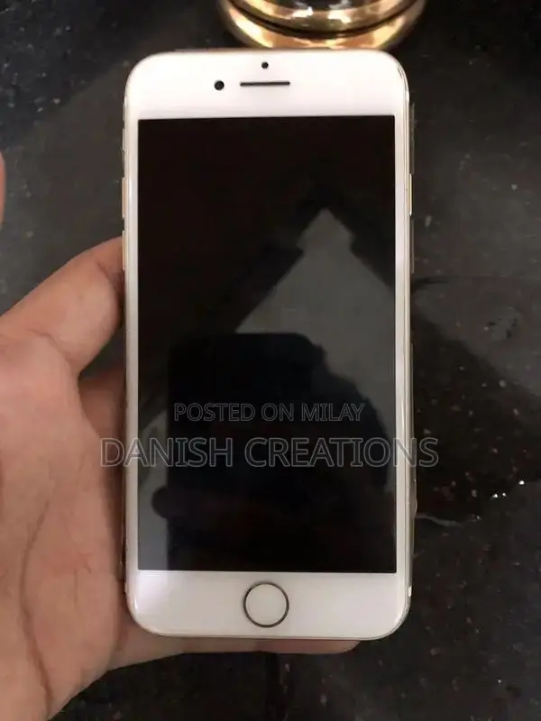 Apple iPhone 7 64GB Smartphone - Excellent Condition