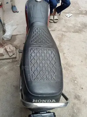 Photo - CD 70 Model 2005 Classic Vehicle