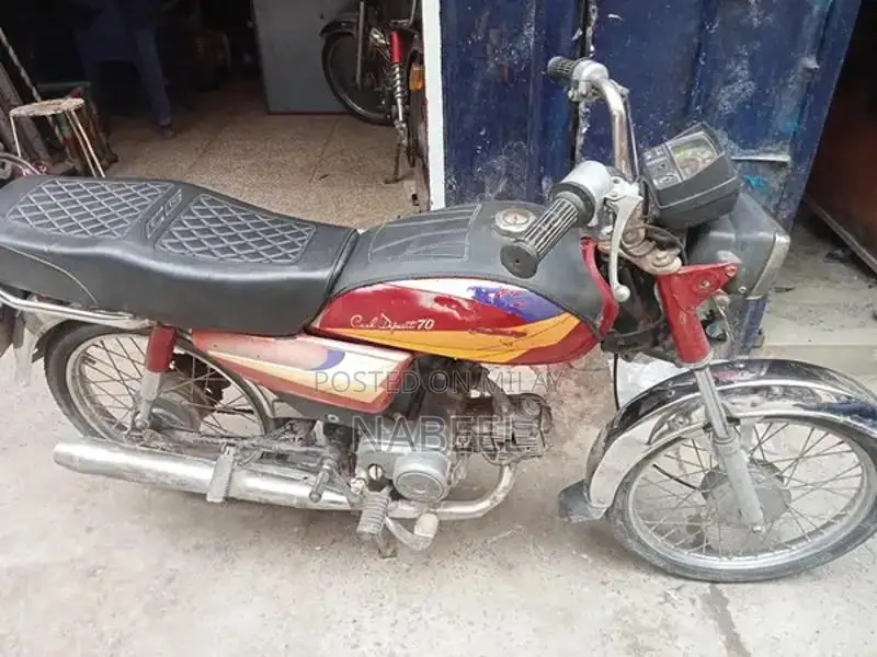 CD 70 Model 2005 Classic Vehicle