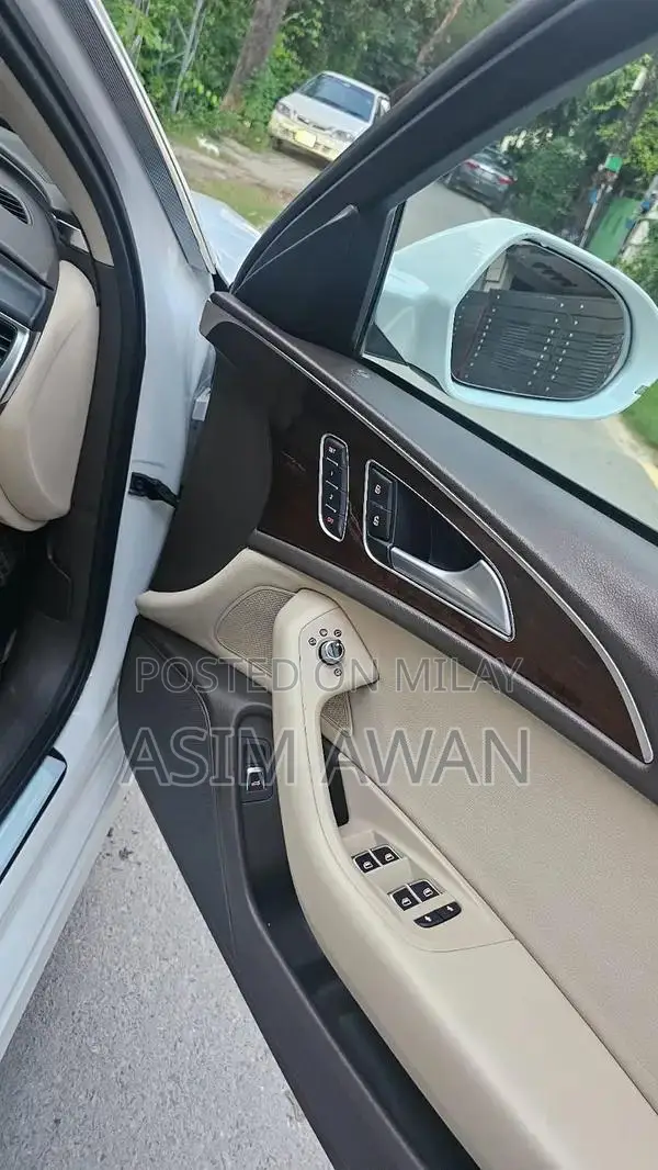 Audi A6 2015 Luxury Sedan - White Executive Car