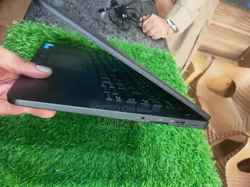 Dell Latitude E7470 Business Ultrabook Laptop