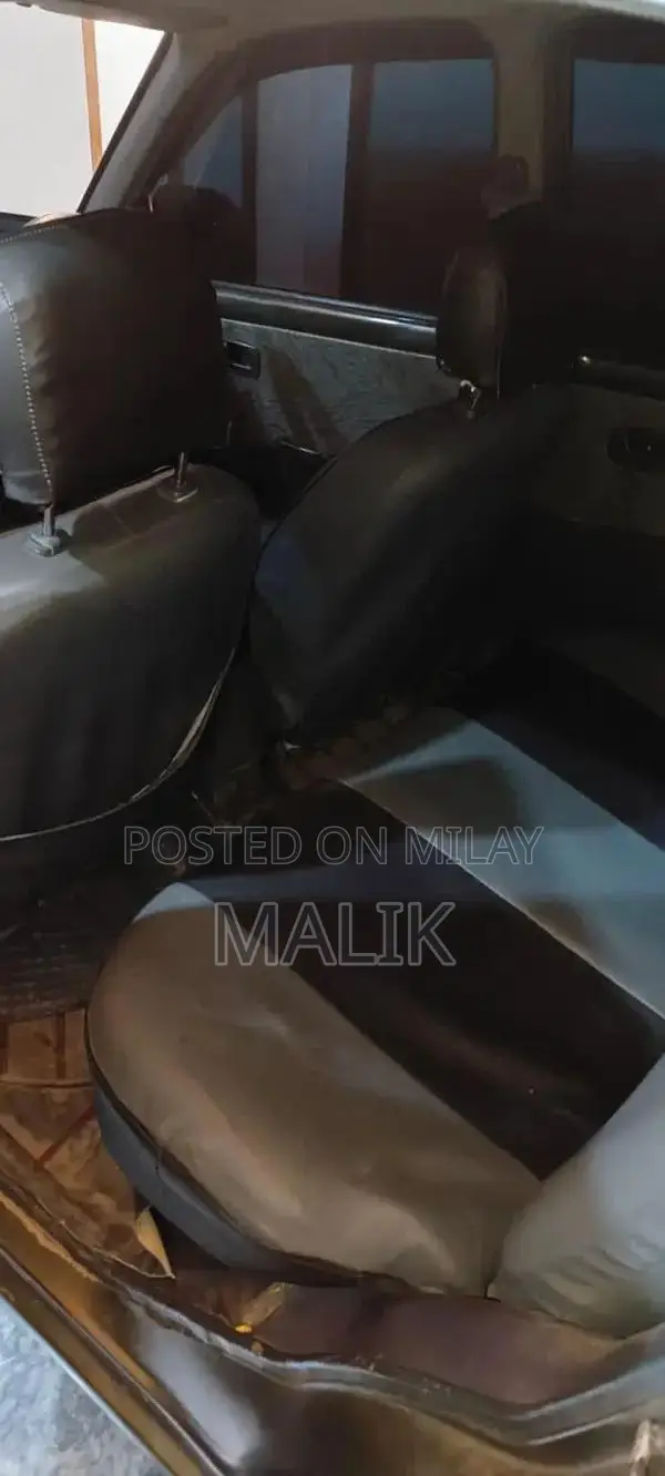 2011 Coure Compact City Car - Well Maintained Vehicle