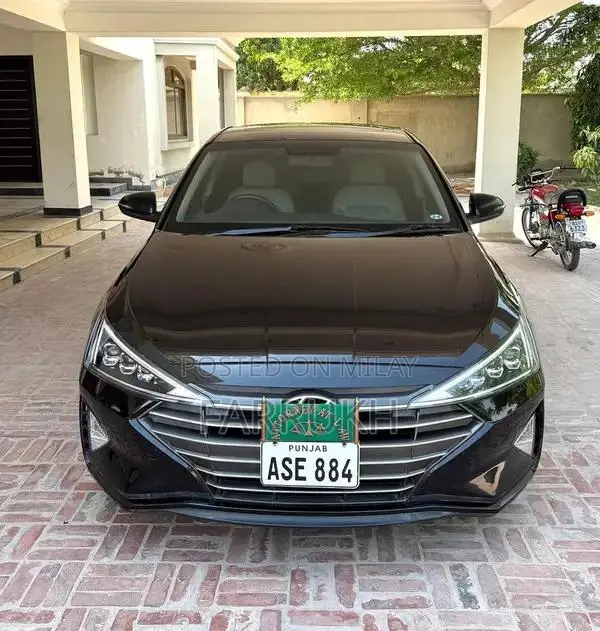 Hyundai Elantra 2.0 Sedan - First Owner Vehicle