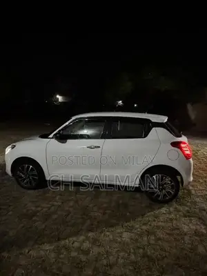 Suzuki Swift GLX Compact Hatchback - Low Mileage Excellent Condition