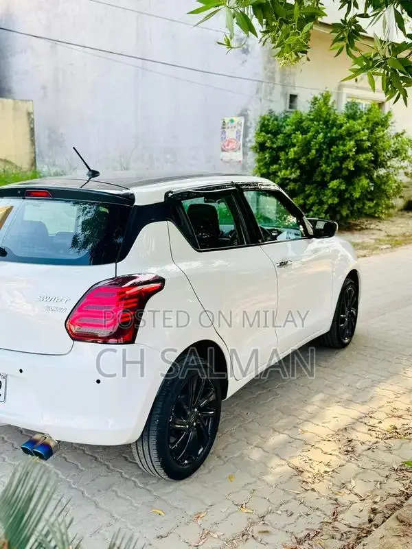 Suzuki Swift GLX Compact Hatchback - Low Mileage Excellent Condition