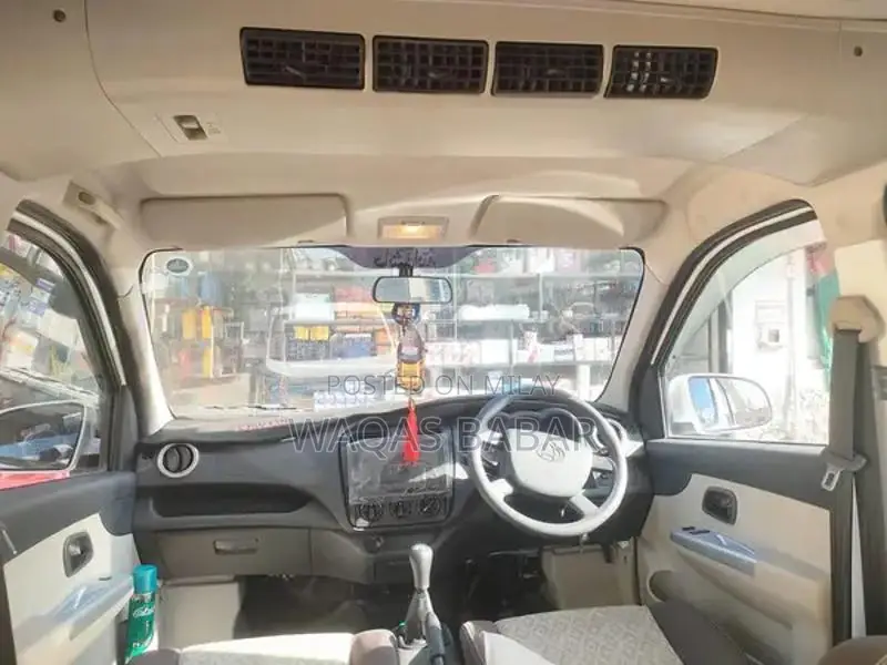 Karvaan Plus Premium Sedan - Spacious Family Vehicle