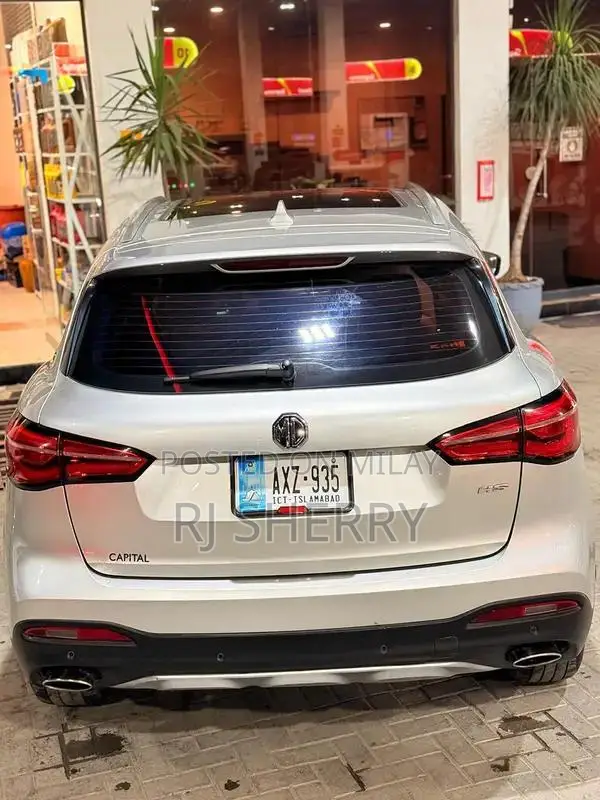 MG HS Trophy Turbo Compact SUV - Low Mileage