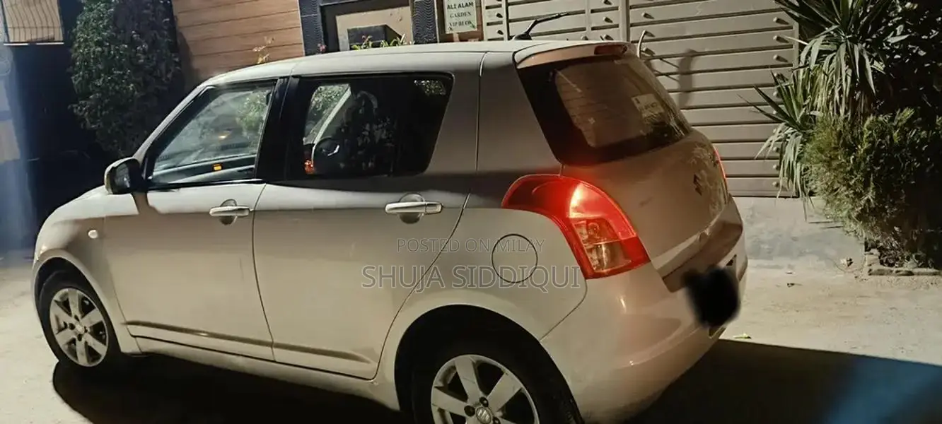 Suzuki Swift 2018 Compact Sedan - Reliable Urban Vehicle