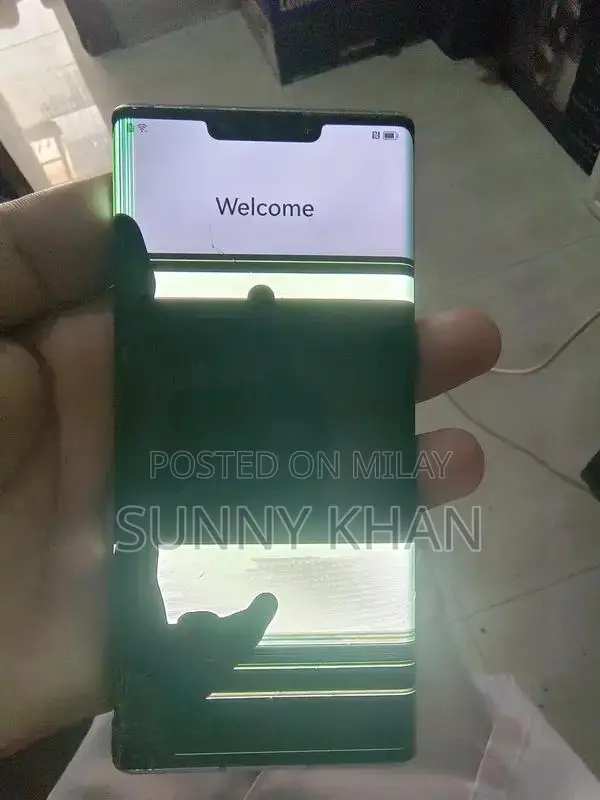 Huawei Mate 30 Pro Smartphone with Screen Issue