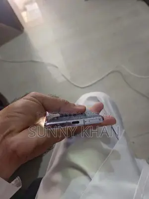 Huawei Mate 30 Pro Smartphone with Screen Issue