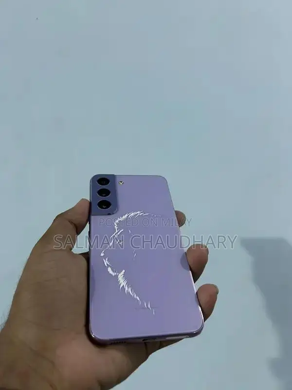 Samsung Galaxy S22 Smartphone Pristine Condition