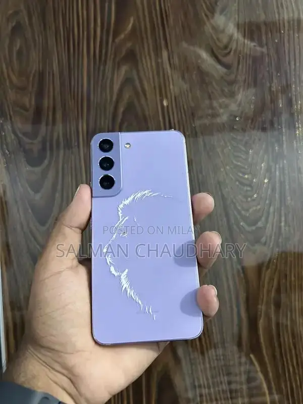 Samsung Galaxy S22 Smartphone Pristine Condition