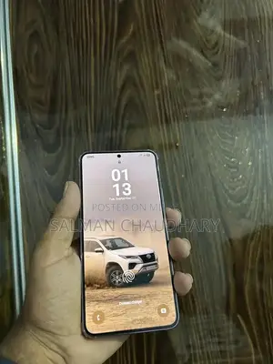 Samsung Galaxy S22 Smartphone Pristine Condition