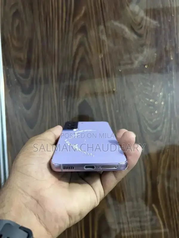 Samsung Galaxy S22 Smartphone Pristine Condition