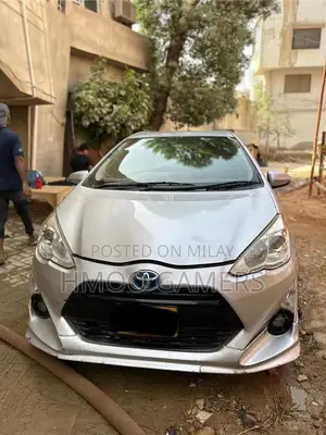 Photo - Toyota Aqua 2016-2018 Hybrid Compact Sedan