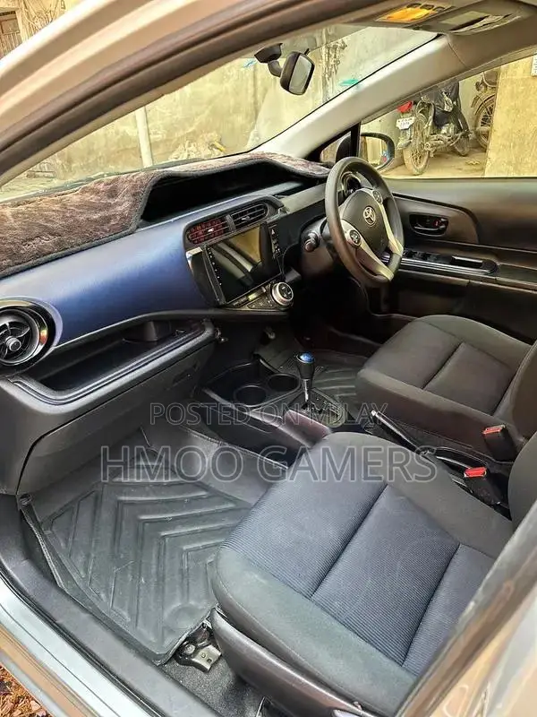 Toyota Aqua 2016-2018 Hybrid Compact Sedan