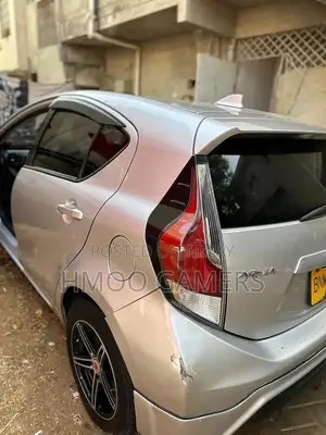 Toyota Aqua 2016-2018 Hybrid Compact Sedan