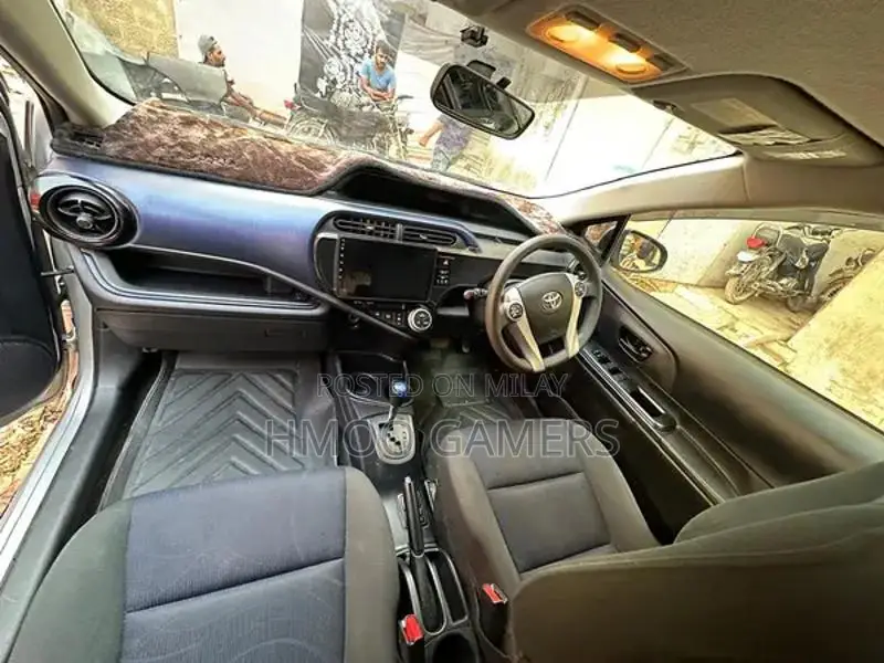 Toyota Aqua 2016-2018 Hybrid Compact Sedan