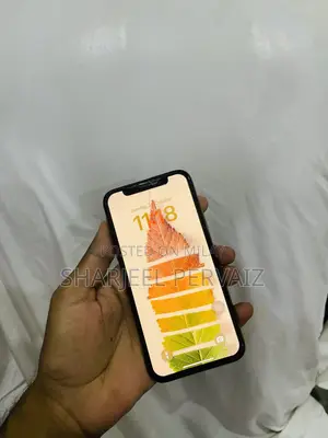 Photo - Apple iPhone XS 64 GB Gold