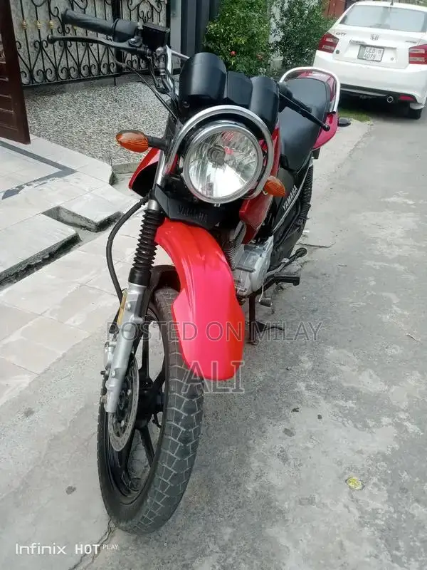 Yamaha YBR 125 G Motorcycle - Low Mileage, Clean Condition