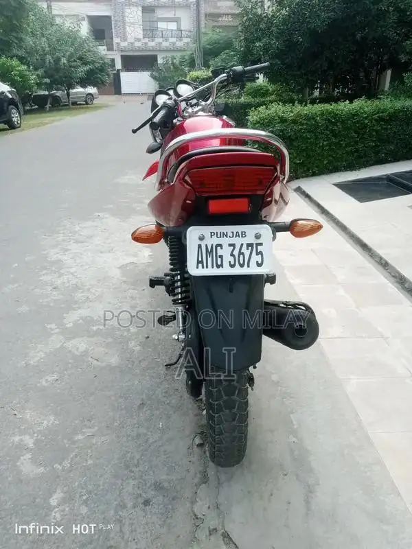 Yamaha YBR 125 G Motorcycle - Low Mileage, Clean Condition