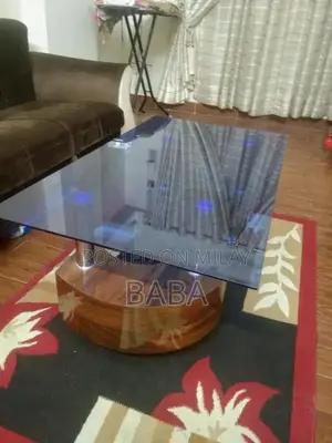 Elegant Wooden Drawing Room Center Table