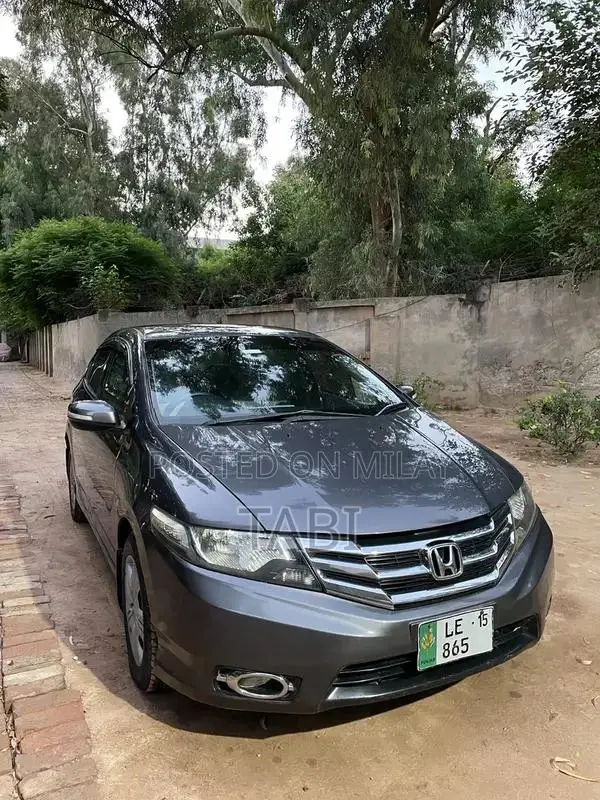 Honda City Sedan 2015 - Well-Maintained Compact Car