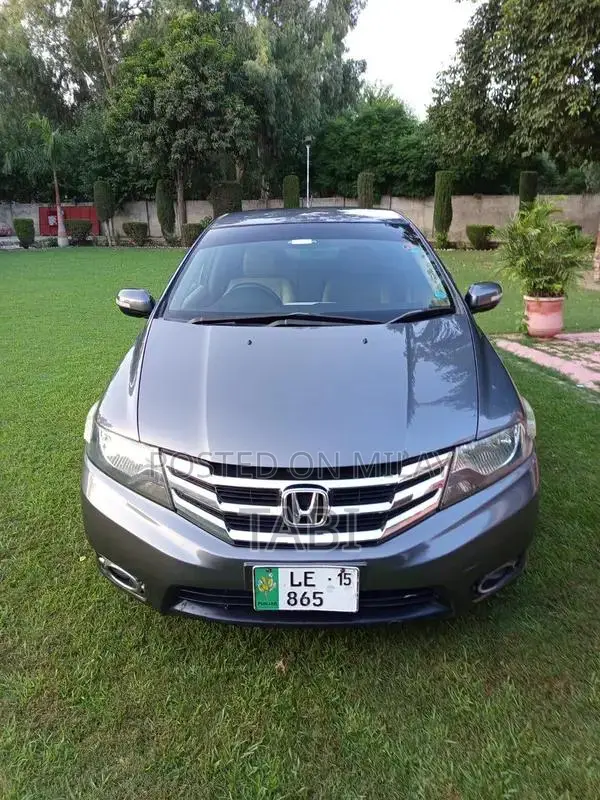 Honda City Sedan 2015 - Well-Maintained Compact Car