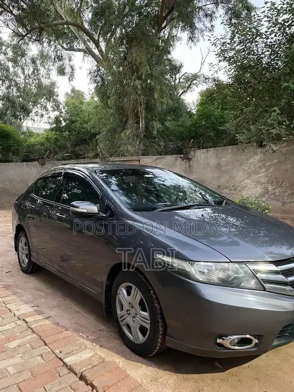 Honda City Sedan 2015 - Well-Maintained Compact Car