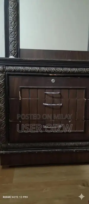 Photo - Classic Wooden Dressing Table with Mirror and Storage Drawers