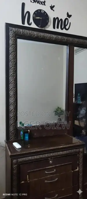 Classic Wooden Dressing Table with Mirror and Storage Drawers