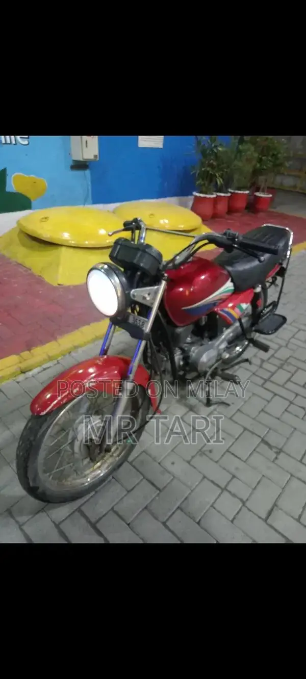 2006 Honda 100 Motorcycle