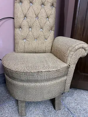 Comfortable Wooden Coffee Chairs with Matching Center Table