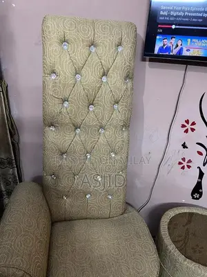 Comfortable Wooden Coffee Chairs with Matching Center Table