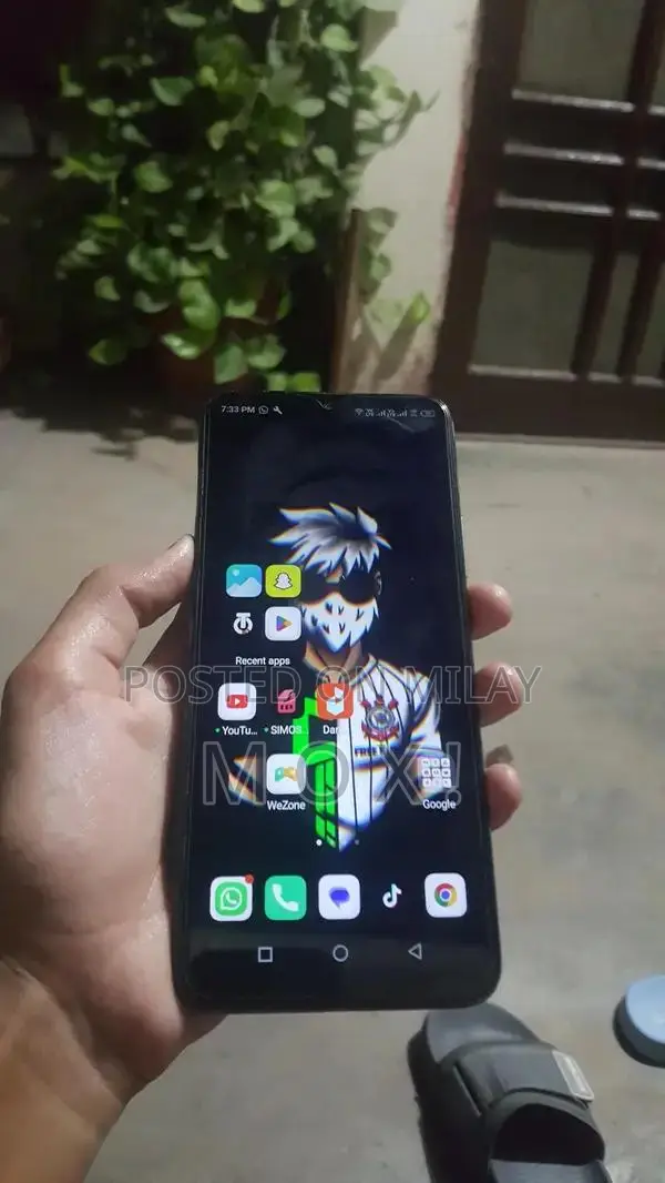 Dual SIM Smartphone with 4/64 GB Storage and High-Condition Rating