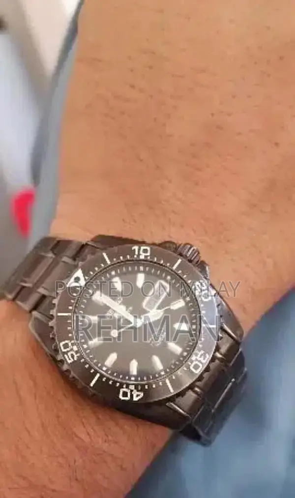 Seiko 5 Automatic Men's Sports Waterproof Watch - Black Design