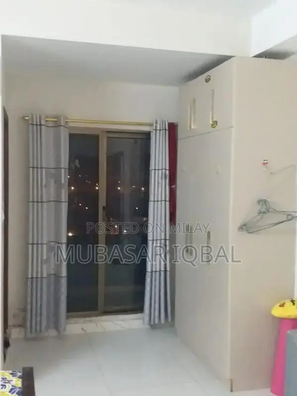3-Bedroom Semi-Furnished Apartment with Zoo Views